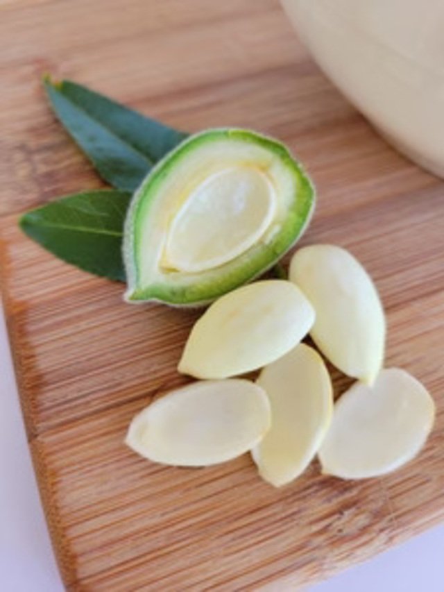 Best Benefits Of Green Almonds For Skin, Hair And Health