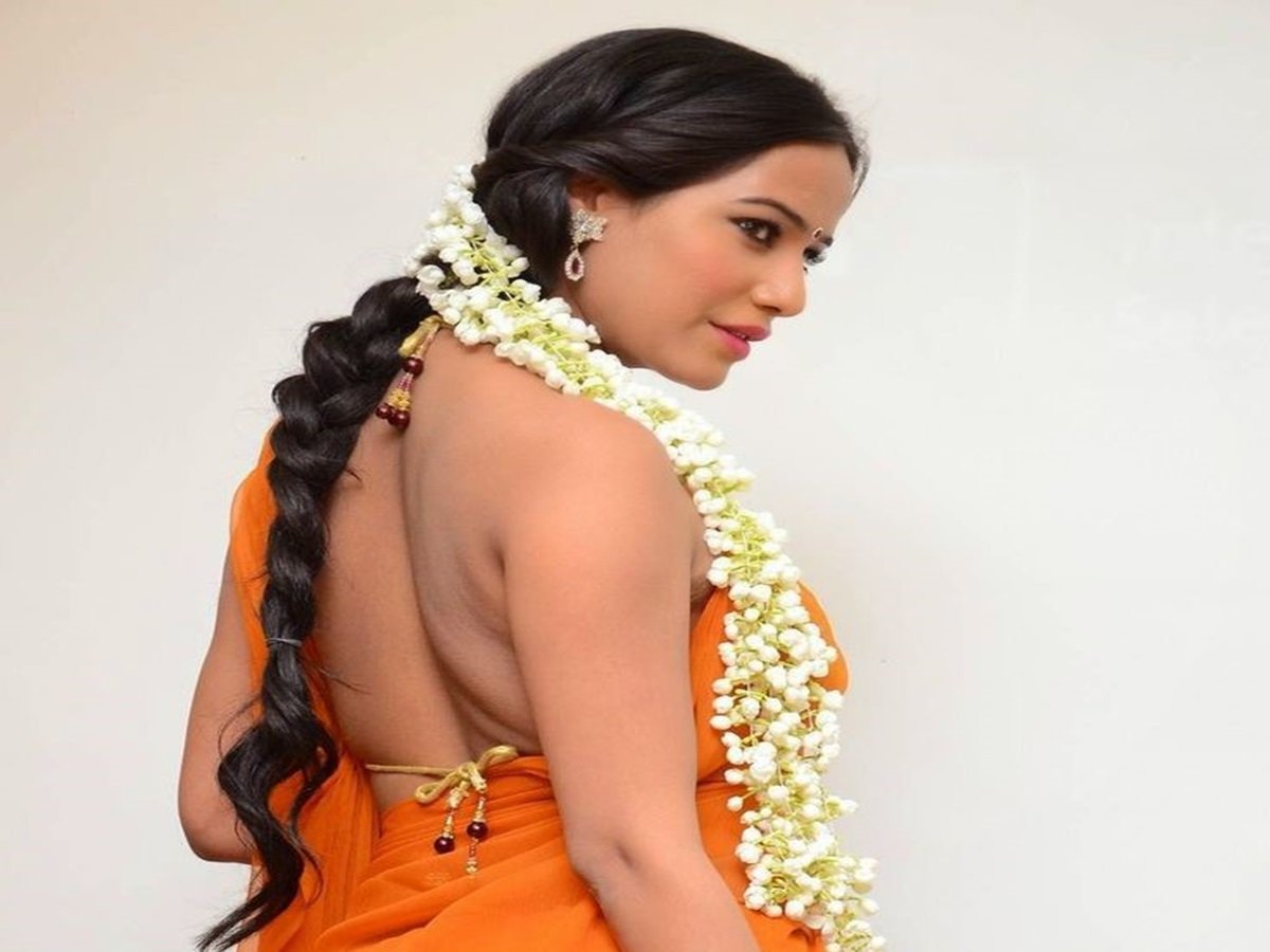 Too Hot for Public? Poonam Pandey’s Boldest Public Looks Left Fans Speechless! - Gallery Image Too Hot for Public? Poonam Pandey’s Boldest Public Looks Left Fans Speechless! - Gallery Image